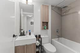 Stylish 3Br2Bth in Dist. District + Free Parking - Image 4