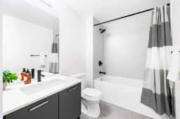 Spacious 3-BDR Home with Incredible View + parking - Image 4