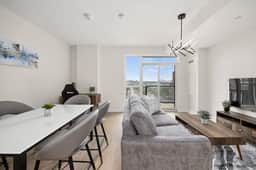 Luxury 4BR Apartment | Stunning Skyline Views - Image 5