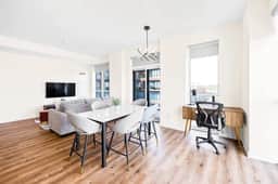 Bright 4BR Loft with City Outlook - Image 5