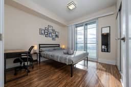 Bright 3BR Near Rogers Centre w/ Free Parking - Image 2
