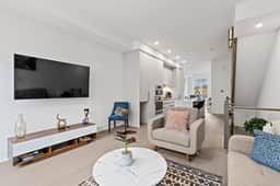 Luxury Townhouse w/ Deck Near FIFA Toronto - Image 3