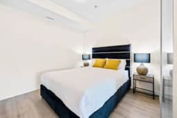 Stylish 3BR Penthouse with Stunning City Views - Image 2