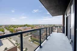High Park Penthouse • 3BR + Den • Scenic City View - Image 3