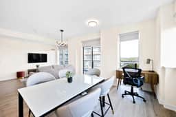 High Park Penthouse • 3BR + Den • Scenic City View - Image 5