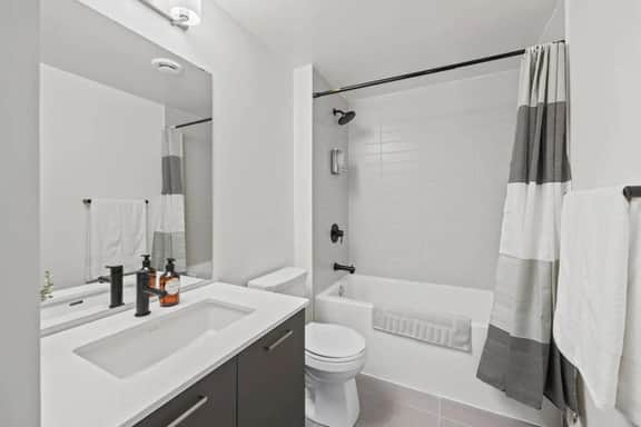 Boutique 1130sqft Stockyard Condo with Parking - Image 3