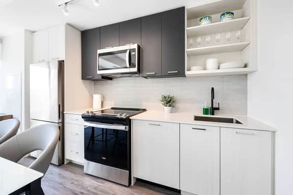 Chic 2BR + Den Two-Level Townhome w/ Free Parking - Image 4