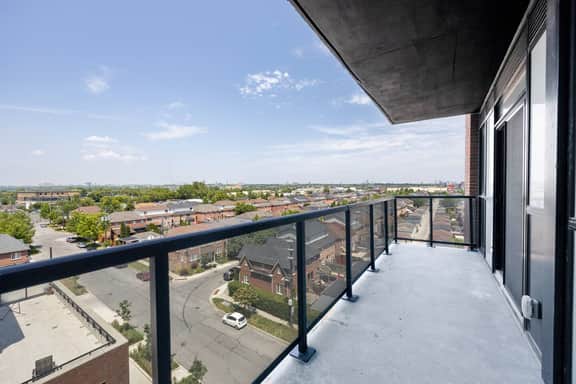 High Park Penthouse • 3BR + Den • Scenic City View - Image 3