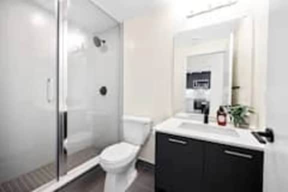 Stylish 3BR Apt | Gorgeous City Views - Image 3