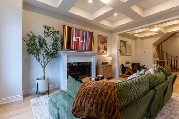 Luxury 5BR Modern Designer Home w/ Foosball - Image 1