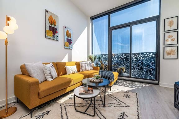 Downtown 2BR Condo w/ CN Tower Views - Image 1