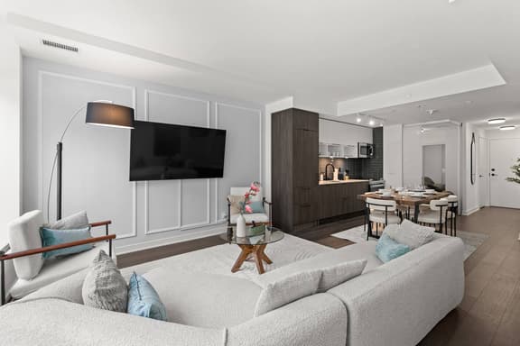 Pro-Designed 4BR3BTH 2-Storey Townhouse-DT Toronto - Image 1