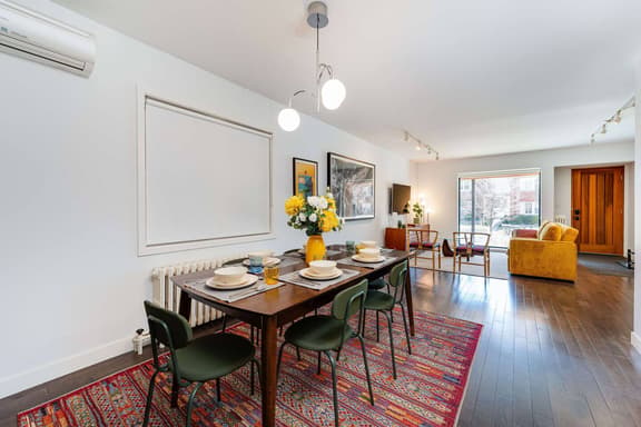 Modern 2BR House, Cozy, Family-Friendly & Central - Image 1