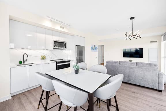 High Park Penthouse • 3BR + Den • Scenic City View - Image 1