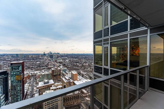 Yorkville 1BR | Stylish & Central - Image 1